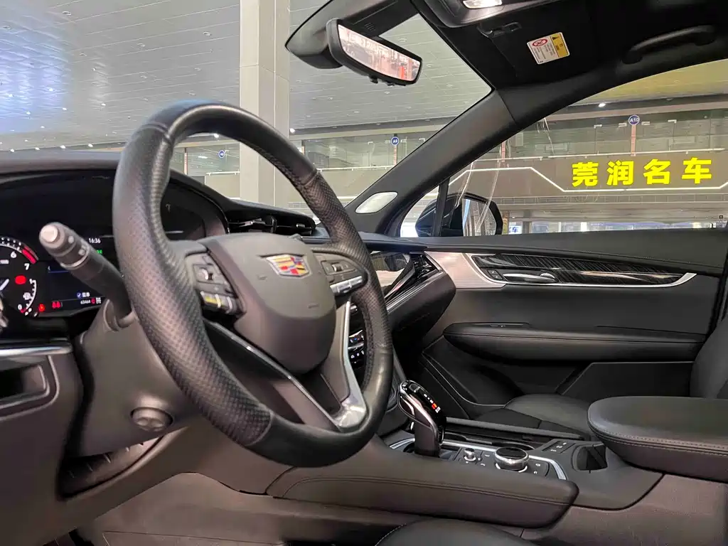 Cadillac XT6 — миниатюра 18