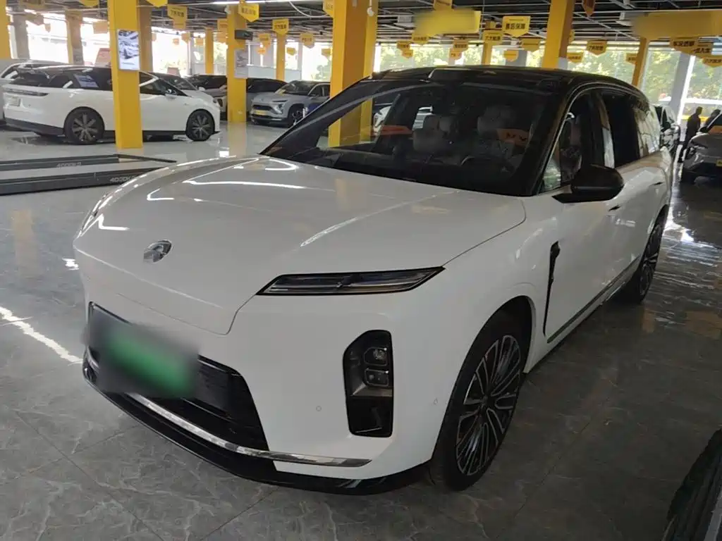 NIO ES8