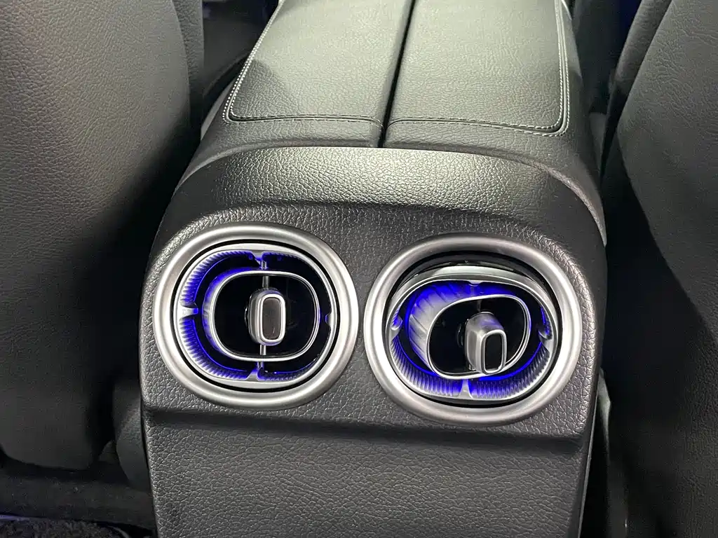 Mercedes-Benz C-Class New Energy — миниатюра 10