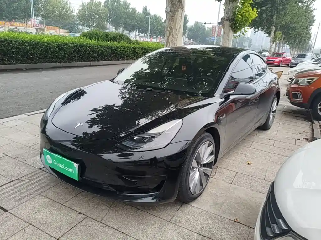Tesla Model 3 — миниатюра 2