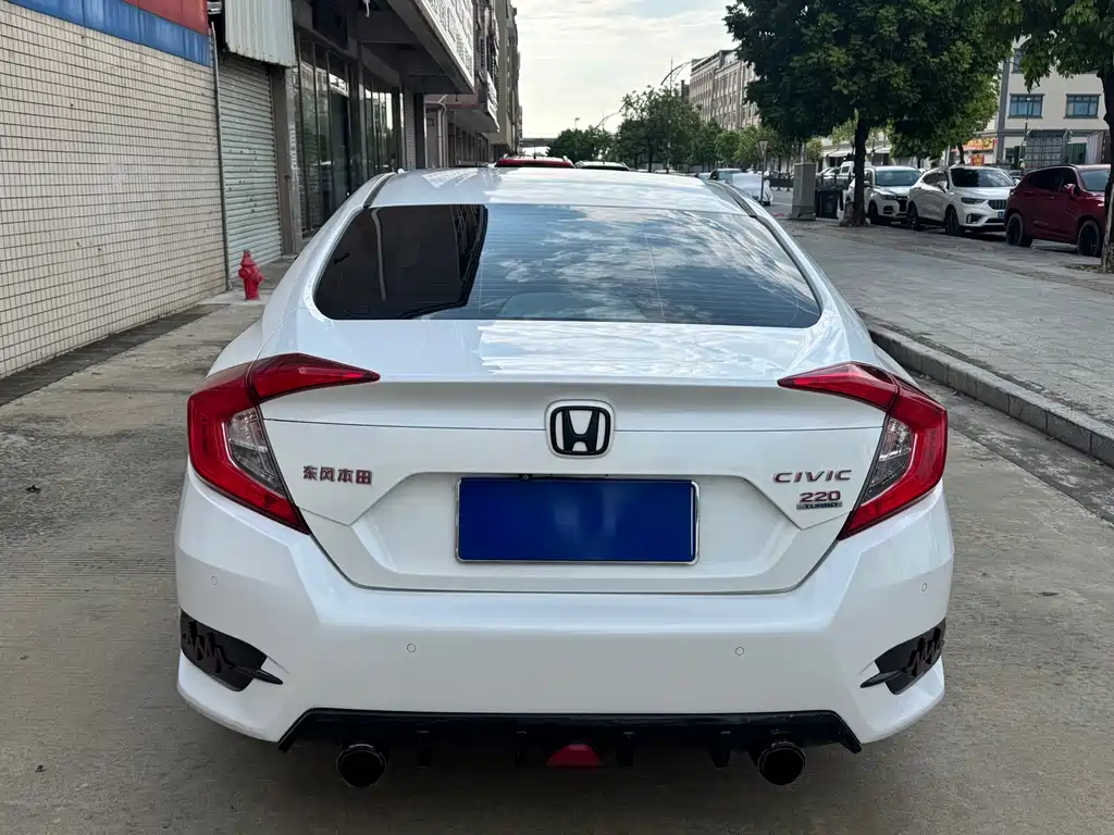 Honda Civic — миниатюра 7