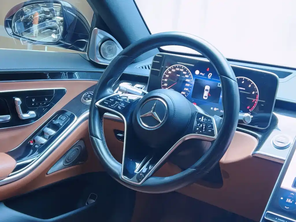 Mercedes-Benz S-Class — миниатюра 6