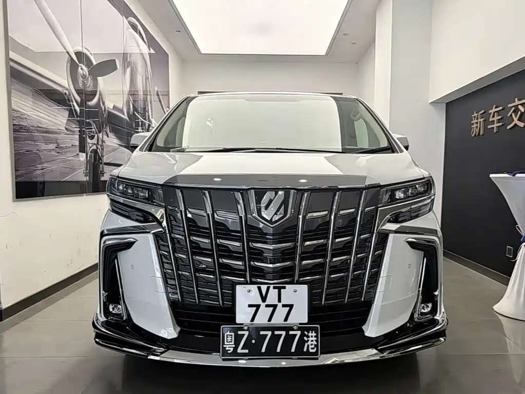 Toyota Alphard — миниатюра 2