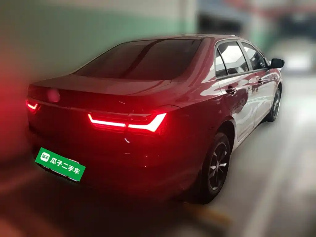 BYD Qin — миниатюра 5
