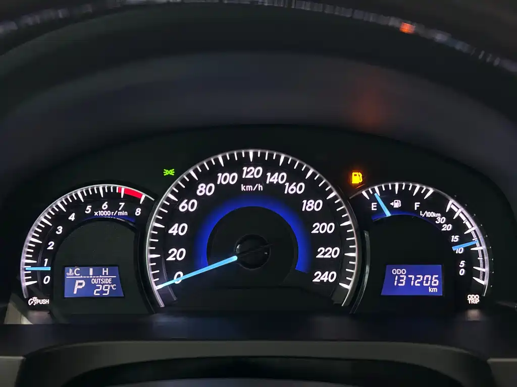 Toyota Camry — миниатюра 19