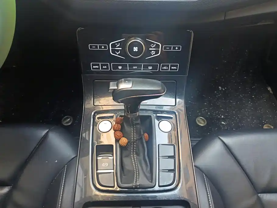 Hongqi Hongqi H5 — миниатюра 16
