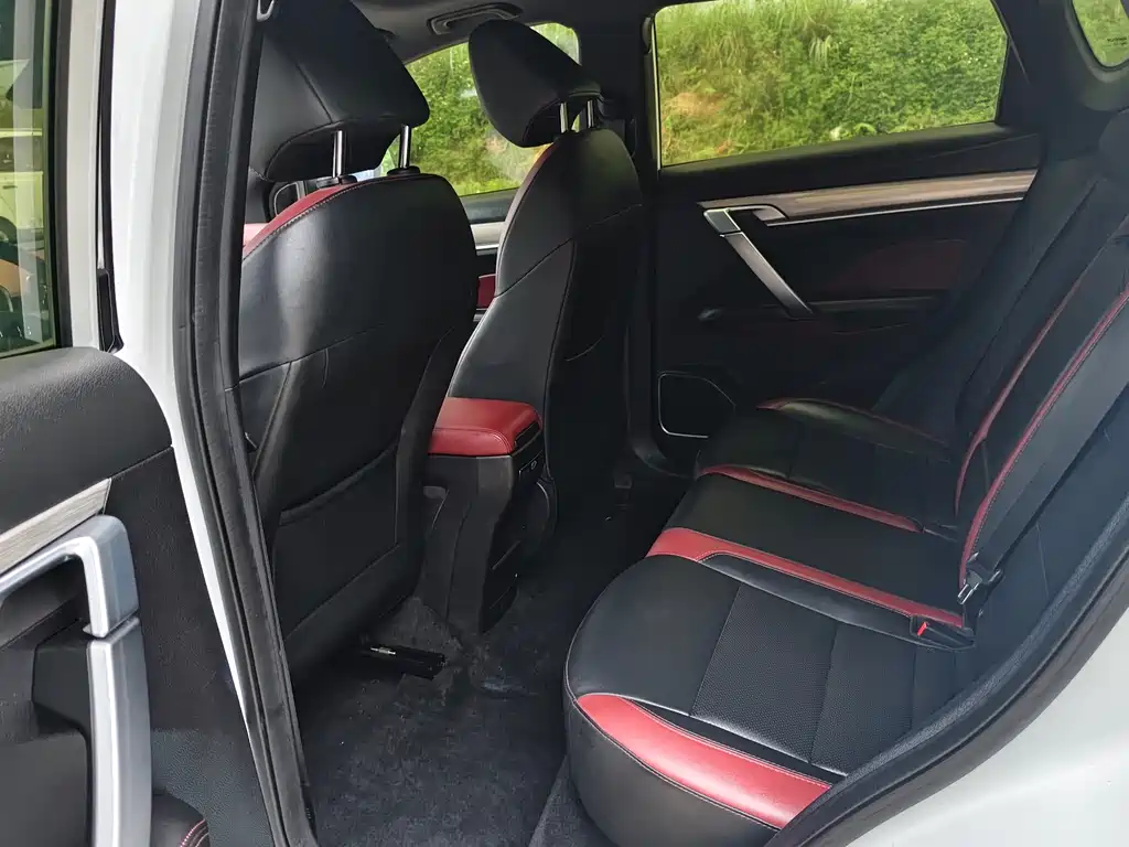 Geely Binyue — миниатюра 10