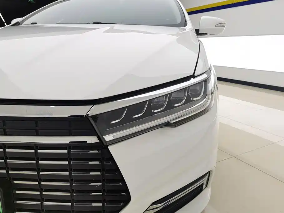 BYD Qin NEV — миниатюра 5