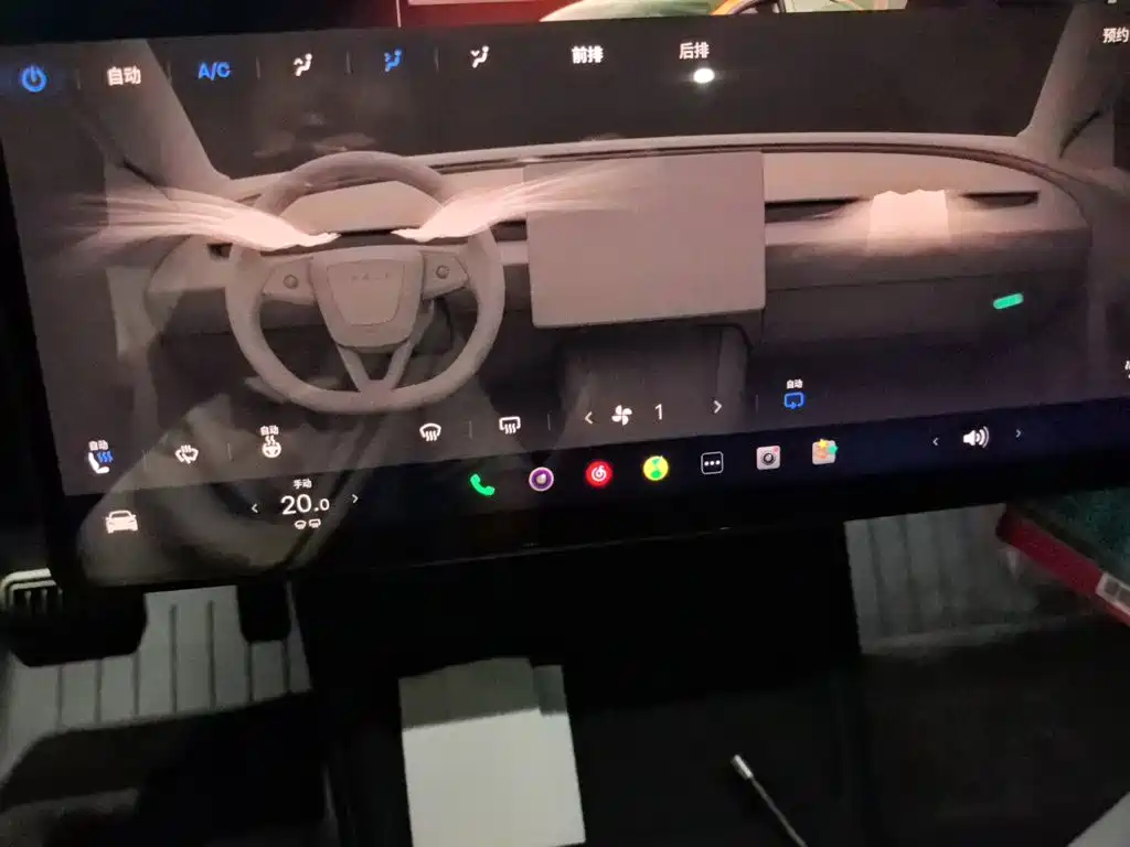 Tesla Model 3 — миниатюра 9