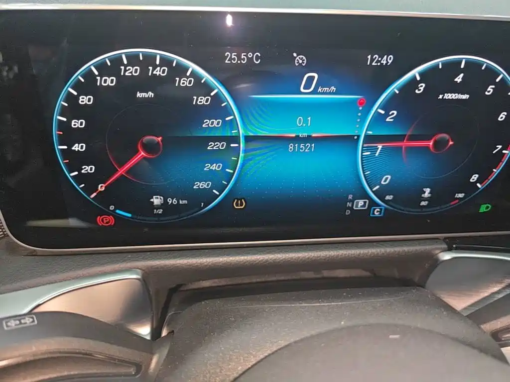 Mercedes-Benz GLB — миниатюра 12