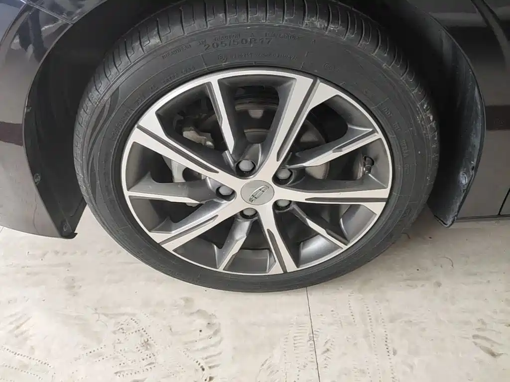 Geely Emgrand — миниатюра 25