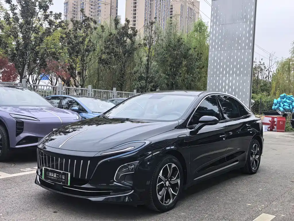 Hongqi HONGQI E QM5