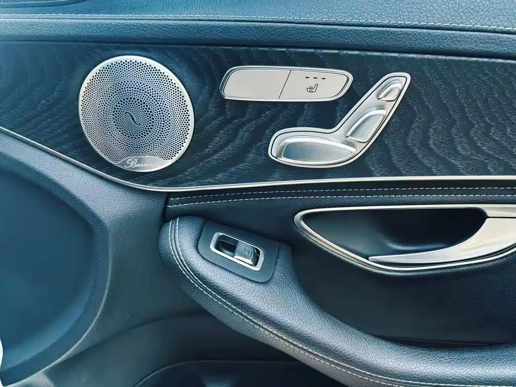 Mercedes-Benz C-Class — миниатюра 12