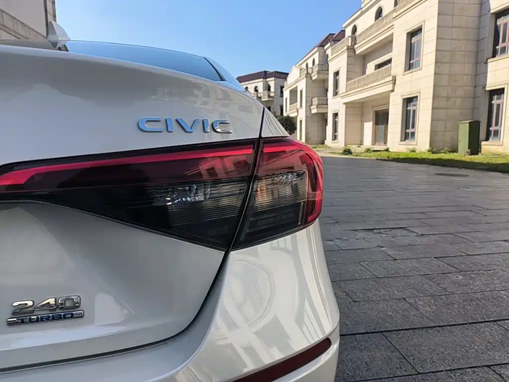 Honda Civic — миниатюра 8