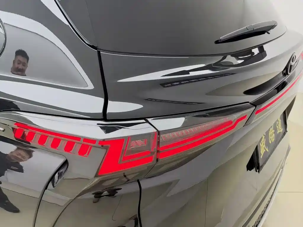 Toyota Sienna — миниатюра 17
