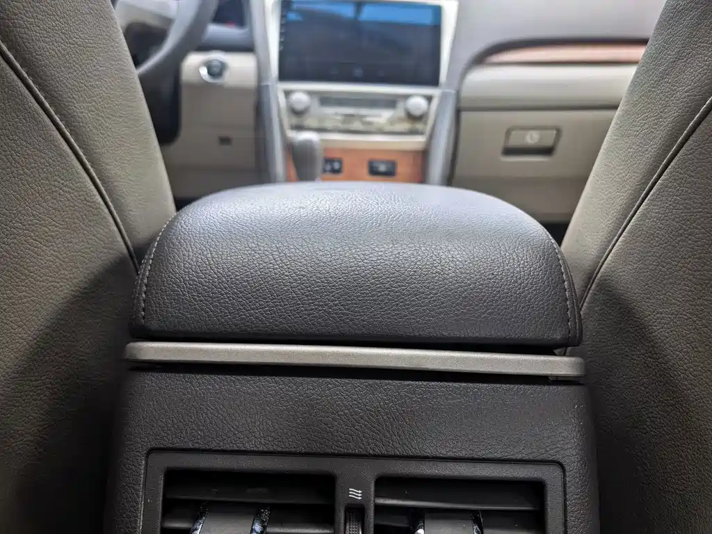 Toyota Camry — миниатюра 20