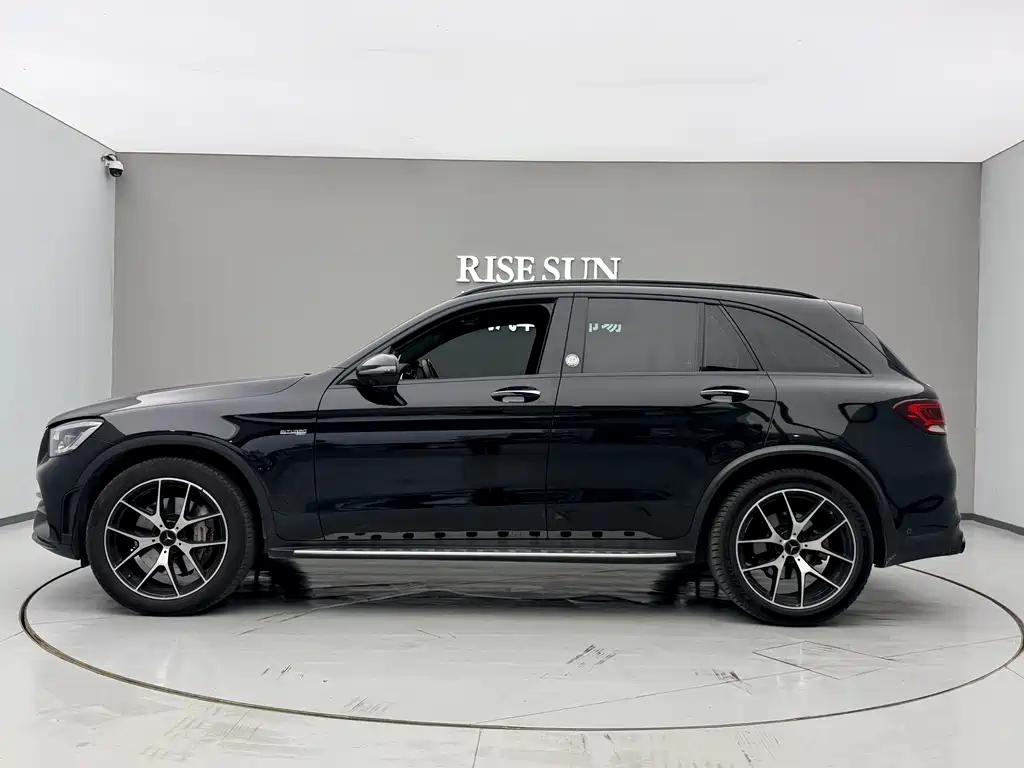 MERCEDES-BENZ GLC AMG