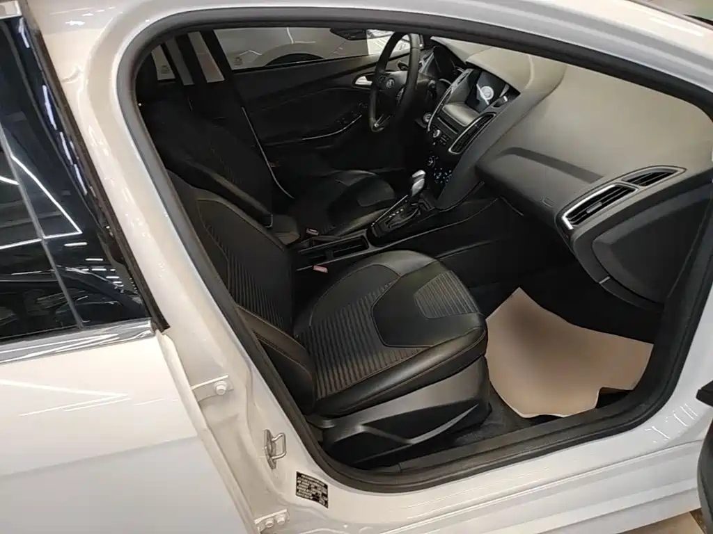 Ford Focus — миниатюра 25