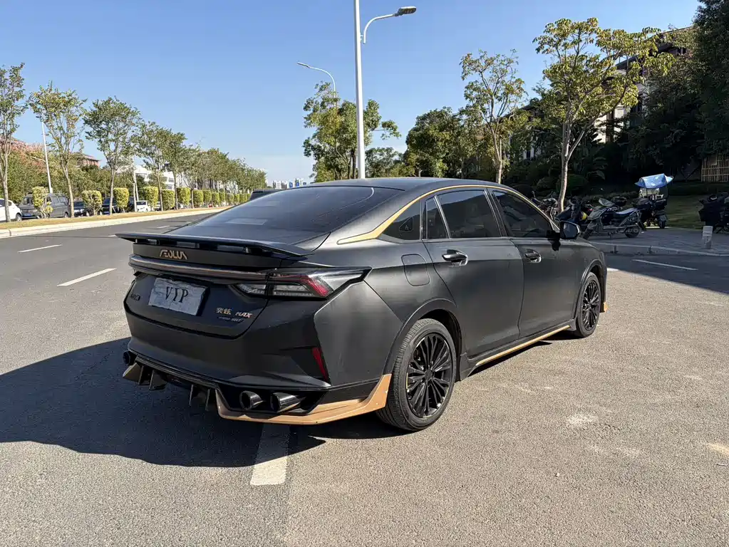 DONGFENG YI HYUN MAX