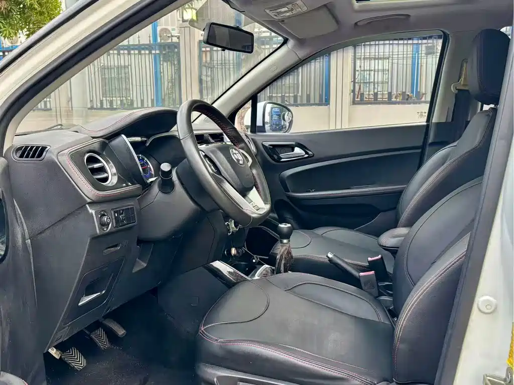 Brilliance V3 2016 1.5L MT