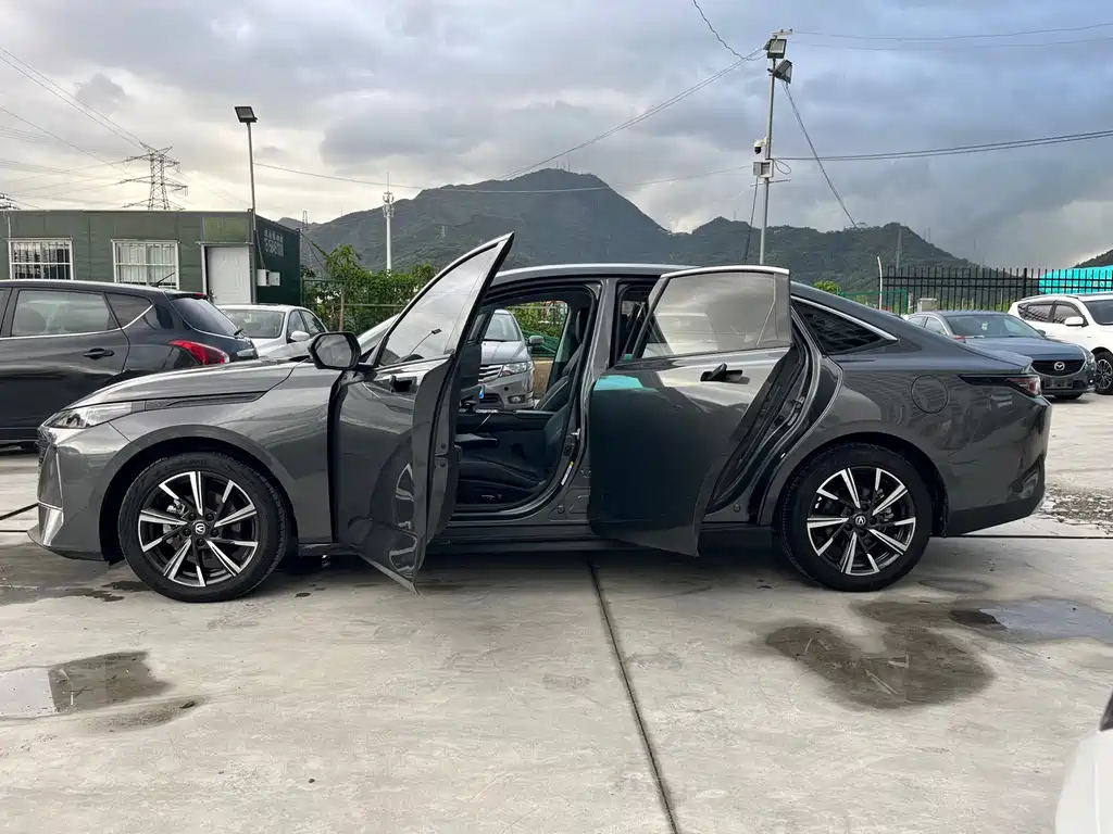 Changan Yida — миниатюра 16