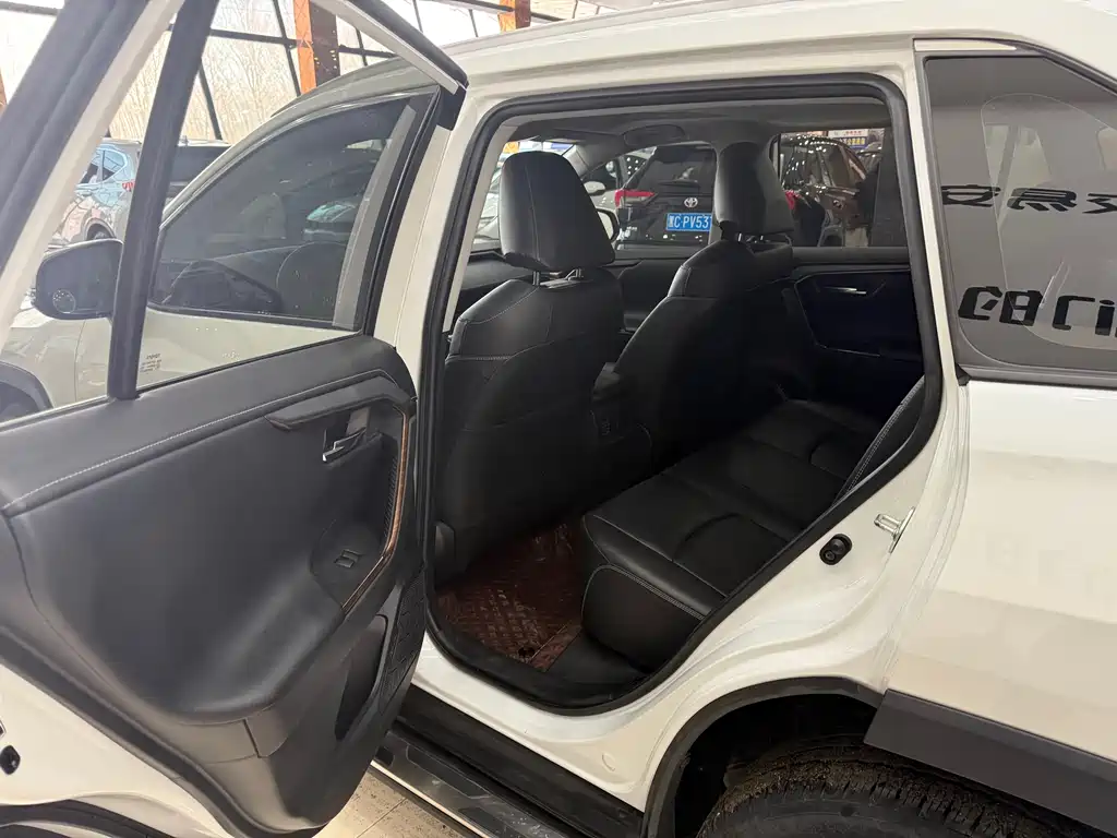 TOYOTA RAV4 RONGFANG