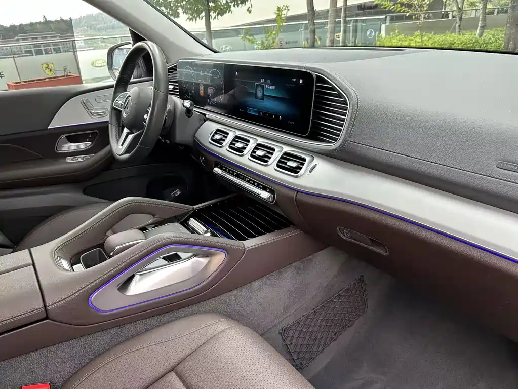 Mercedes-Benz GLE (Import) — миниатюра 31