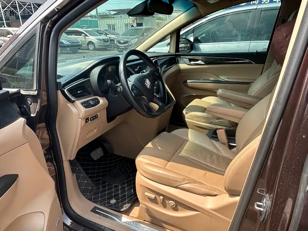 Buick GL8 — миниатюра 8