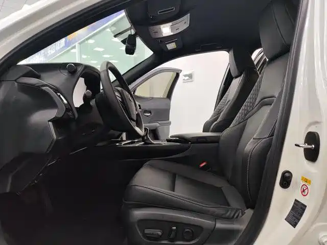 Lexus UX — миниатюра 14