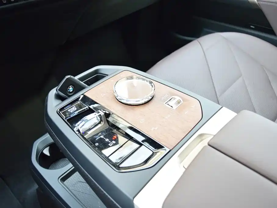 BMW iX 2023 xDrive50
