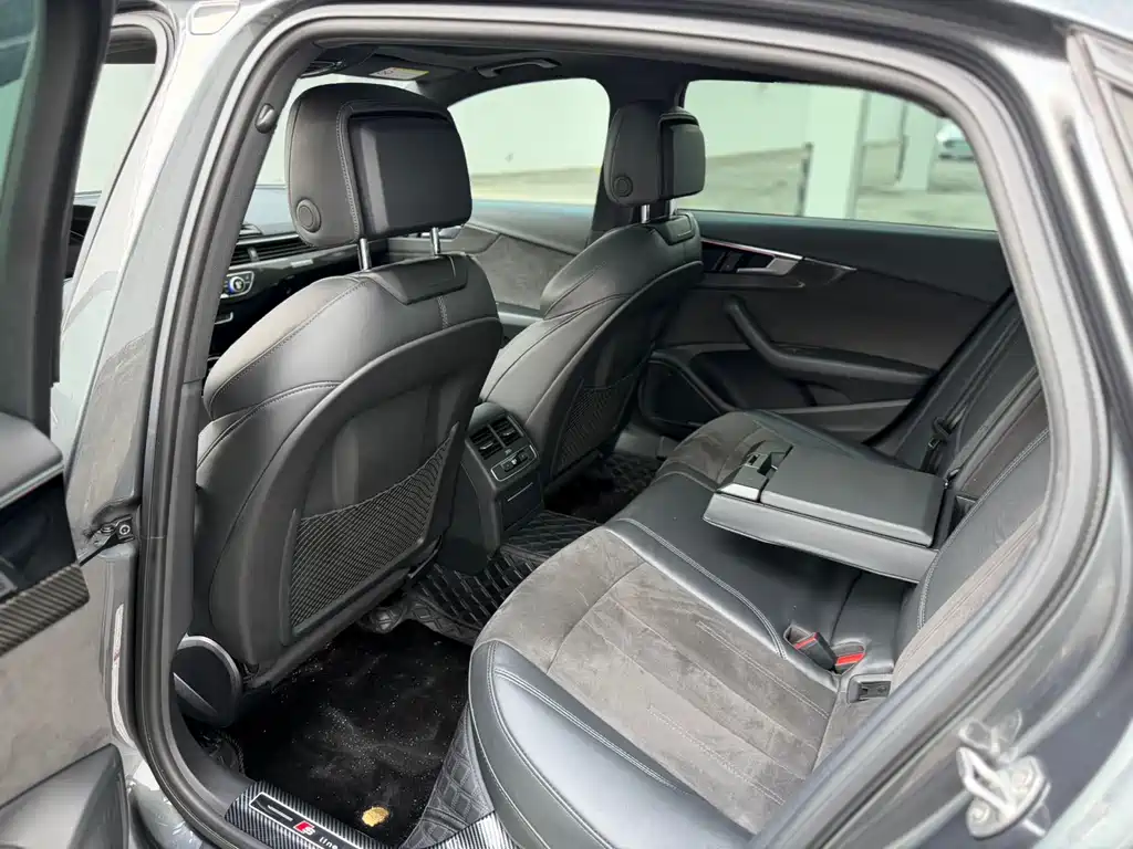 Audi A4L 2022 45 TFSI quattro