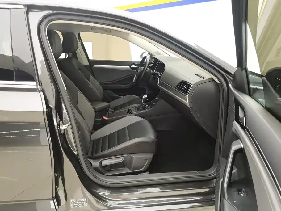 Volkswagen Sagitar — миниатюра 8