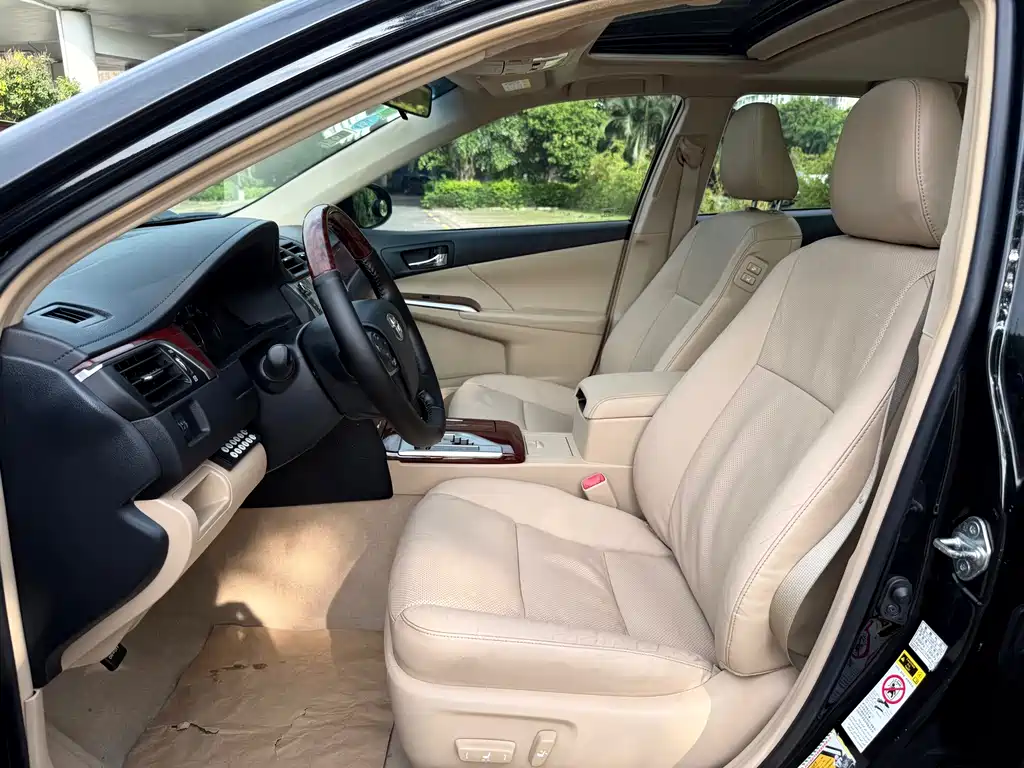 Toyota Camry — миниатюра 5