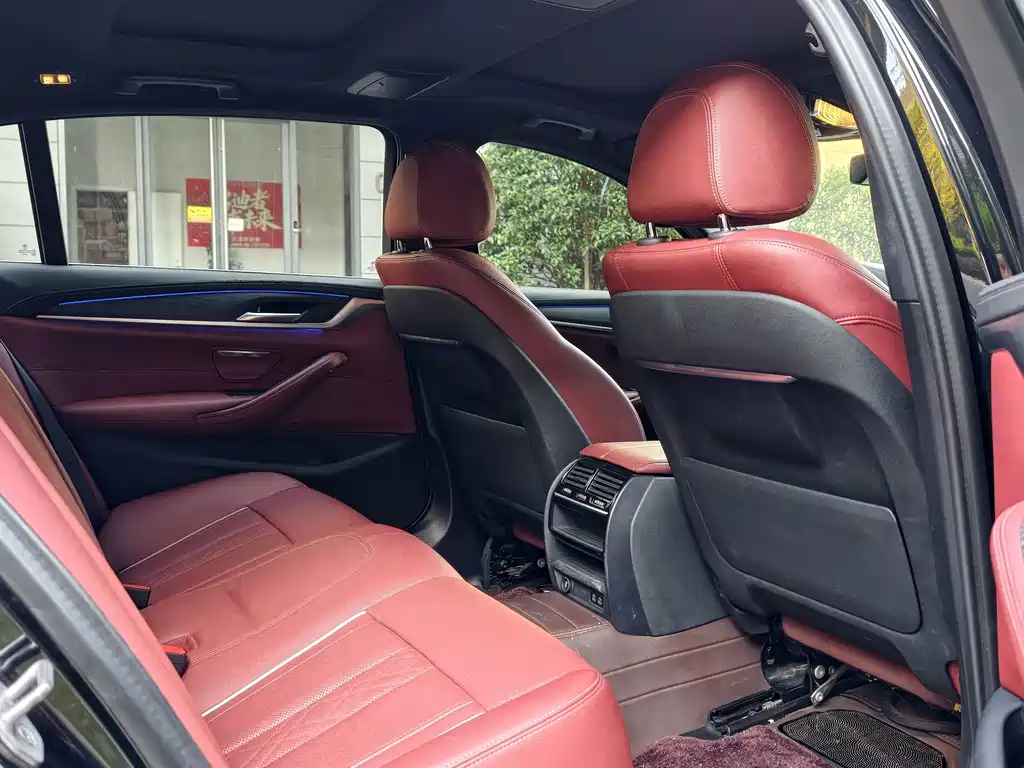 BMW 5 Series — миниатюра 16