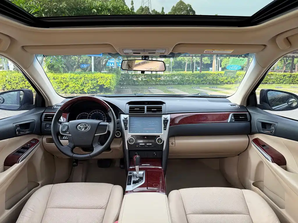 Toyota Camry — миниатюра 6