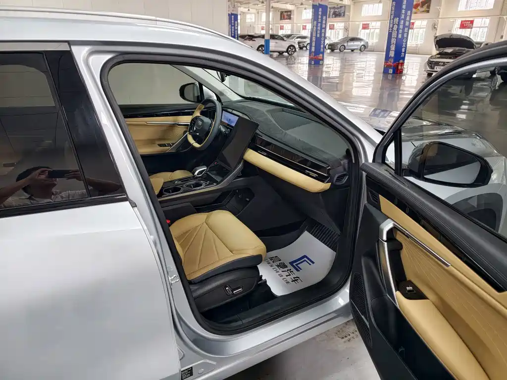 Geely Boyue L — миниатюра 13
