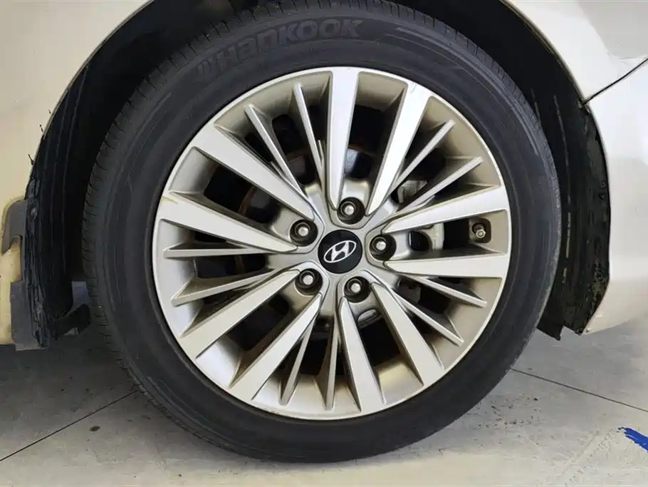 Hyundai Mistra - фото 6