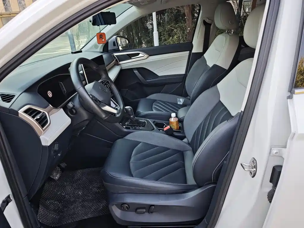 Volkswagen Tharu - фото 9