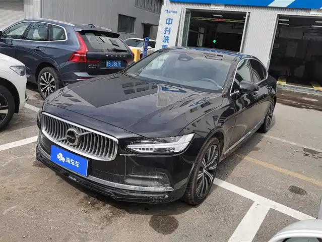 VOLVO  S90 2025