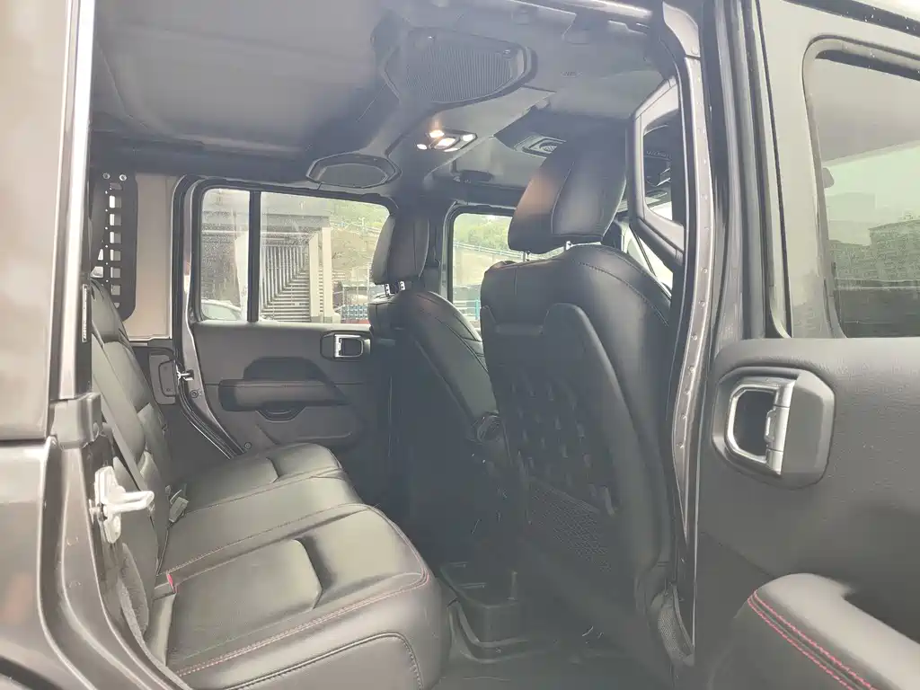 Jeep Wrangler — миниатюра 8