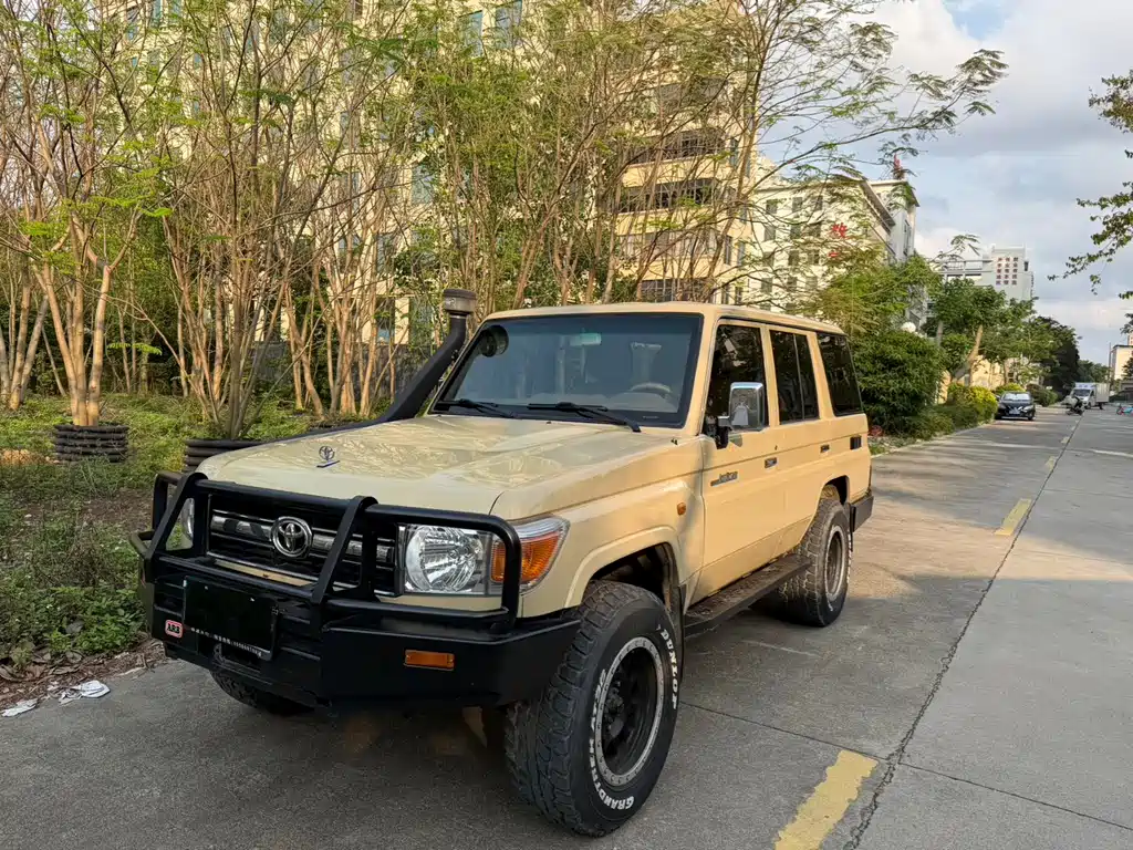 Toyota Land Cruiser 2015