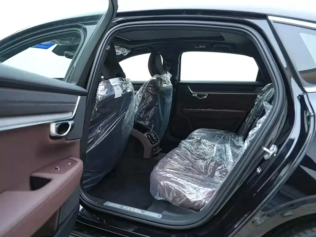 Volvo S90 — миниатюра 9