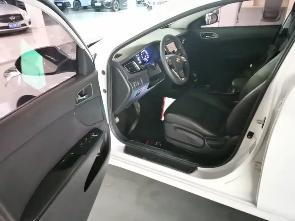 Hyundai Mistra — миниатюра 16