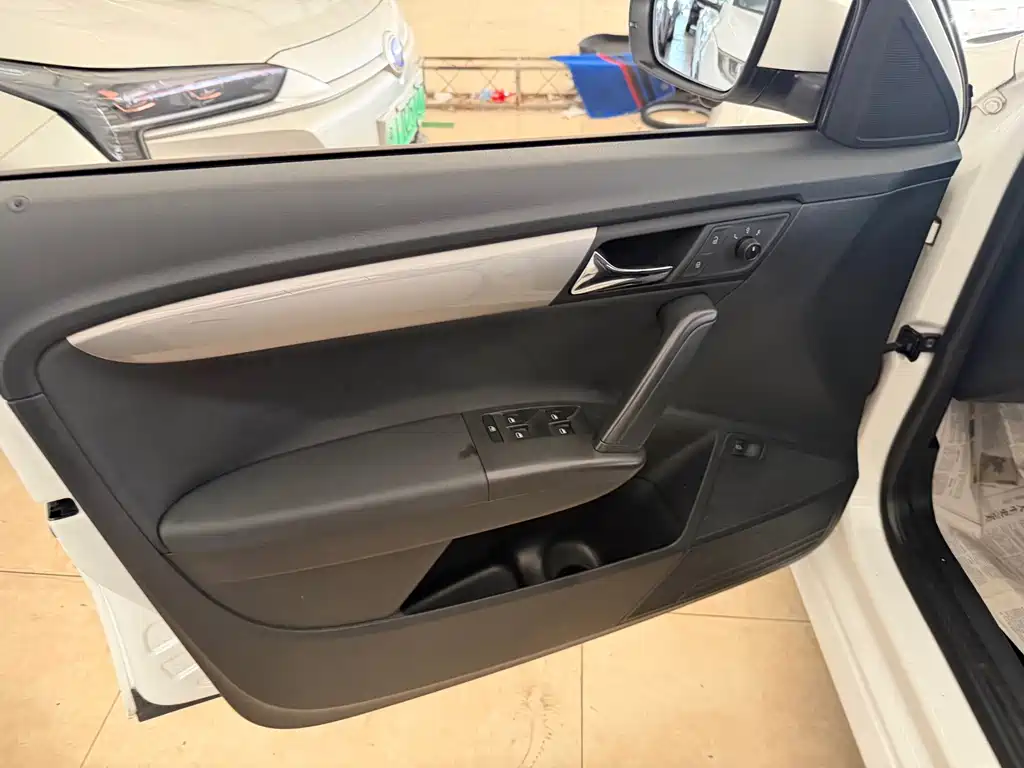 Volkswagen Lavida — миниатюра 23