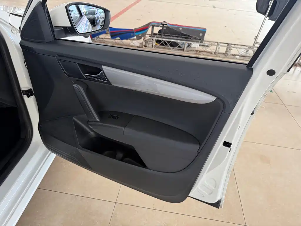 Volkswagen Lavida — миниатюра 31