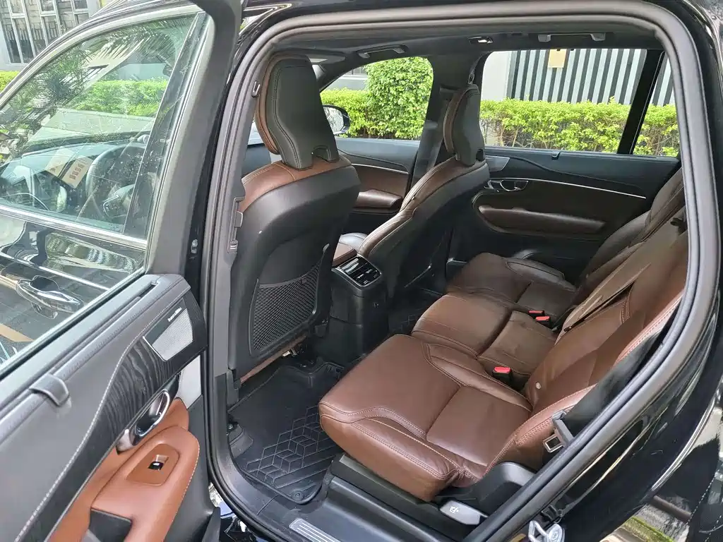 VOLVO XC90 PLUG IN HYBRID