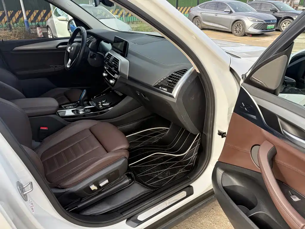 BMW iX3 — миниатюра 6