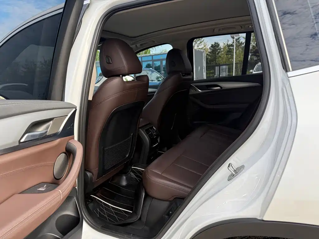 BMW iX3 — миниатюра 8