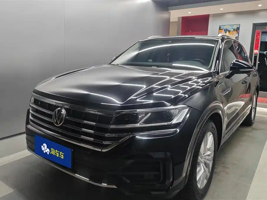 VOLKSWAGEN TOUAREG
