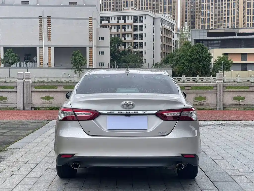 Toyota Camry 2021 2.0G Luxury